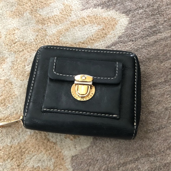 Marc Jacobs Handbags - Marc Jacobs Wallet Authentic